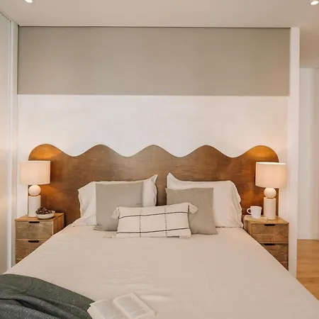 Апартаменты Annunziata - 1 Bedroom And Parking In Alvalade Лиссабон