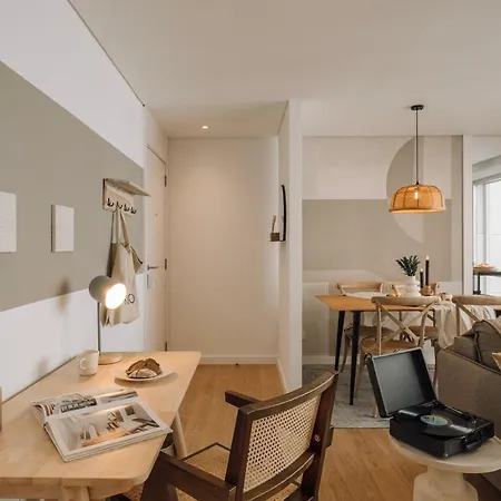 Annunziata - 1 Bedroom And Parking In Alvalade *