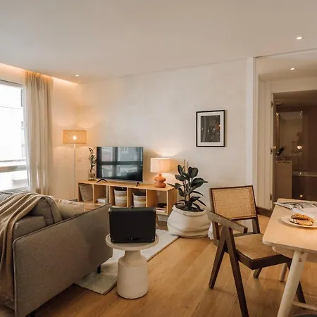 Annunziata - 1 Bedroom And Parking In Alvalade *