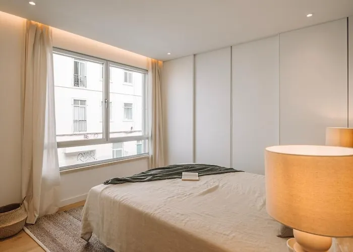 Annunziata - 1 Bedroom And Parking In Alvalade 公寓